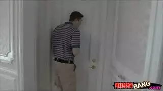 أخ ينك أختة في حفنتها الضيقة بعمق