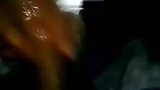 الاستمناء بزب كبير ملفوف بالكابوت و القذف داخل العازل الجنسي