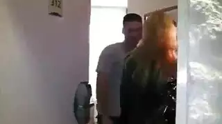 اللسان أولاً ثم القضيب العميق لهذه الألمانية الجميلة