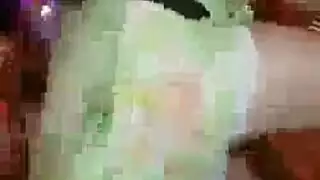 ساكس اغرب ابنها باردفها بلباس شفاف