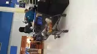 مراهقة إنجليزية ساخنة تحصل على قذف داخلي في وضعية كلابية