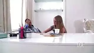 مغامرة الزوجة الساخنة الكاملة: الزوج الديوث يصور العملية