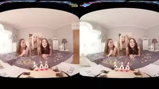 في آر جنس جماعي: شاب واحد، عدة بنات مثيرة في في آر إكس إكس إكس