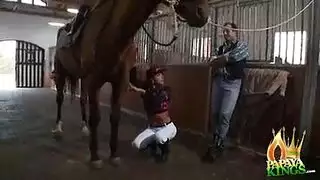 جلسة نيك كلابي بمؤخرة ضخمة