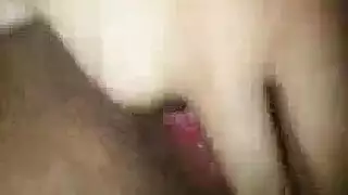 فتاة هندية ذات ثدي مثالي في مشهد جنس صريح