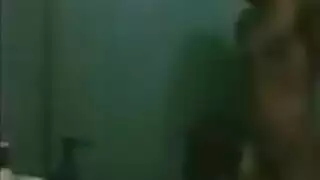 الأخ يلتقط الأخت عارية – حراك حمام ساخن