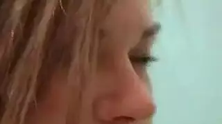 الديك صغير شد الشعر