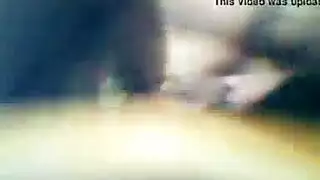 شقراء مرتدية شباك صيد تبتلع حمولة جارها الجديد السميكة