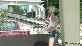 في سن المراهقة مع ركوب الحمار الجميل ونائب الرئيس في السيارة