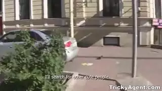 لقاء جنسي صريح لشابة: مكممة بالدانتيل الأسود والكعب العالي