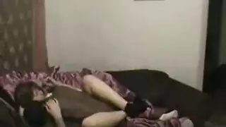 أرنبة ثلج بيضاء تتعرض للبلاكيد في جنس عنيف برحلة تزلج