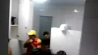 مبلل وشرس: مص ولحس كل شيء