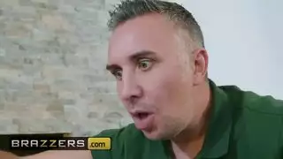 الديك الصغيرة استغل من قبل ، من الصعب ديك كبيرة