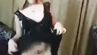 فتاة مصرية ترقص عارية ثم تندي على الكاميرا