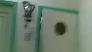 عاهرات محجبات في بيت دعارة يطلبن نقوداً مقابل القذف داخلهن