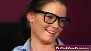 ماراثون أفلام جنسية أمريكي: جماع عنيف، شرج، وبلع السائل المنوي