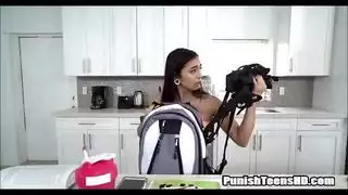 قضيب ضخم يقذف حمولته على مؤخرة كبيرة في تجميع لقذف السائل المنوي