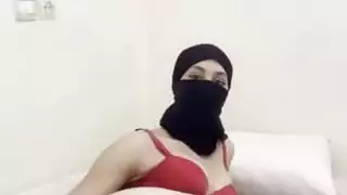 يتحرش بمنقبة تم ينيكها و هو في قمة شهوة