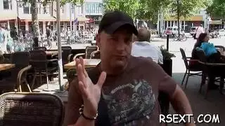 فعل فموي مليء باللعاب على فتاة كبيرة